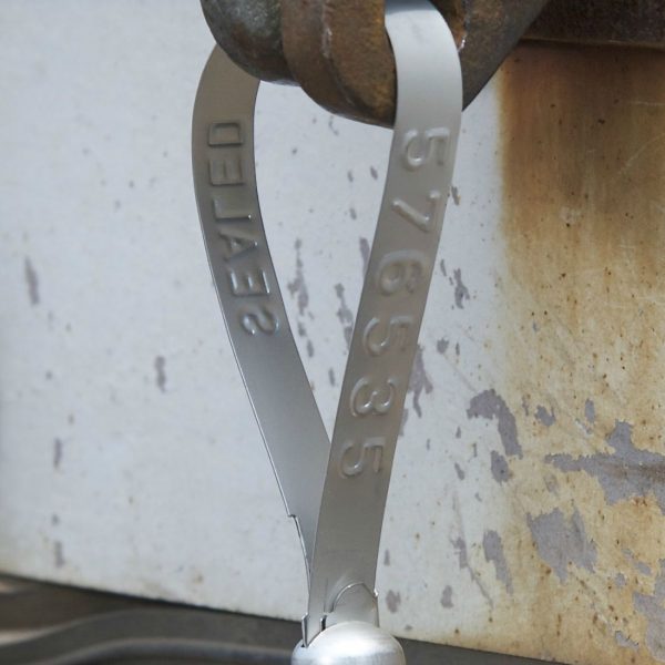 Ein Siegel für Container, um zu zeigen, dass sie beim Transport nicht geöffnet wurden